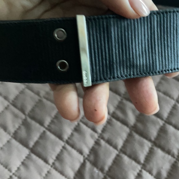 Gucci Authentic Leather Belt - Picture 5 of 5